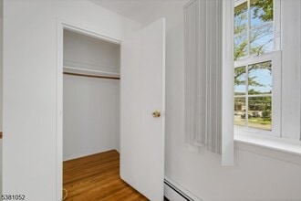 1285 Valley Rd in Wayne, NJ - Building Photo - Building Photo