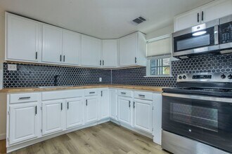 5807 Mayo Dr in San Antonio, TX - Building Photo - Building Photo