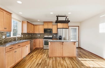 3043 Scotland Alley in Mount Vernon, WA - Foto de edificio - Building Photo