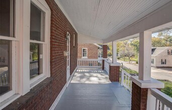 20 S 10th St in Belleville, IL - Foto de edificio - Building Photo