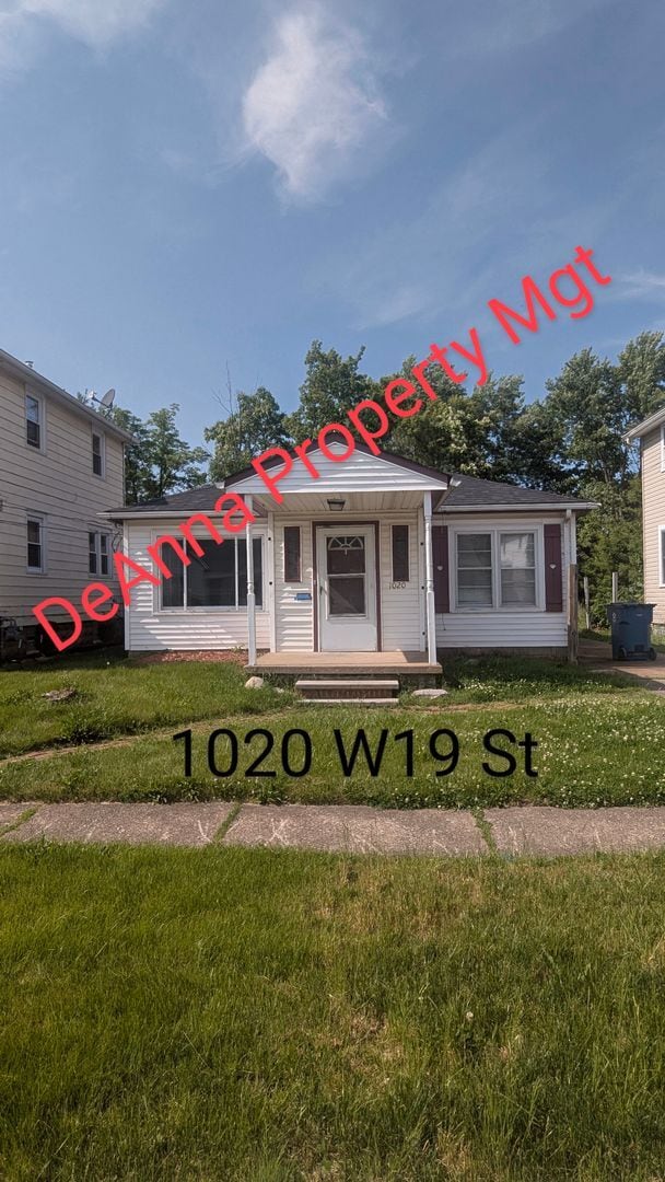 property at 1020 W 19th St