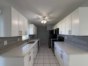 13710 Harrison St in Miami, FL - Building Photo - Building Photo