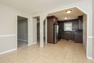 8380 Delhi Rd in North Charleston, SC - Building Photo - Building Photo
