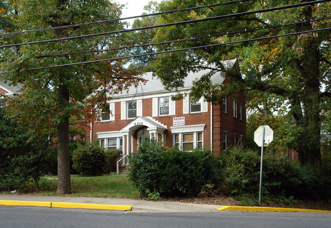 8316 Flower Ave in Takoma Park, MD - Building Photo - Building Photo