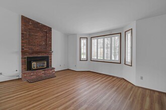 1647 NW 2nd Ave in Oak Harbor, WA - Building Photo - Building Photo