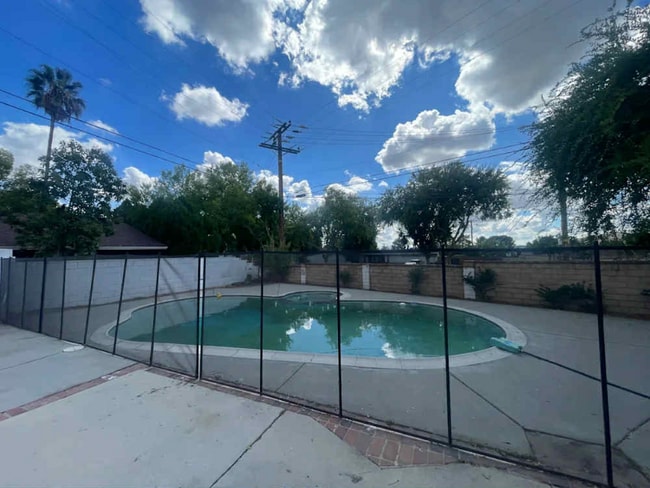 5405 N Acacia Ave in San Bernardino, CA - Building Photo - Building Photo