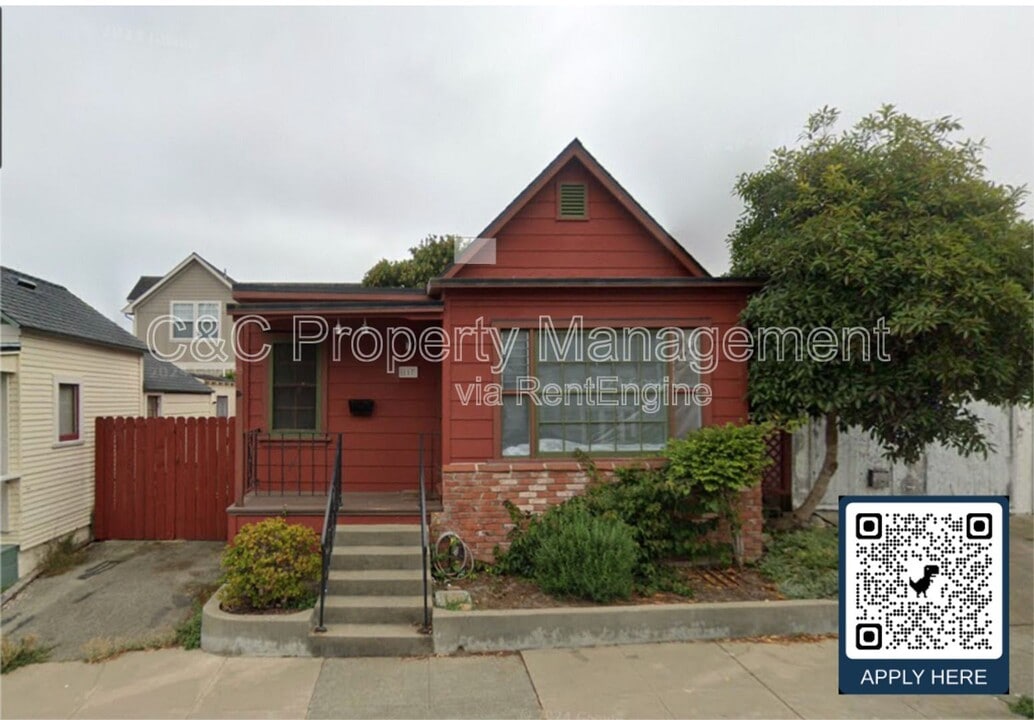 117 19th St in Pacific Grove, CA - Building Photo