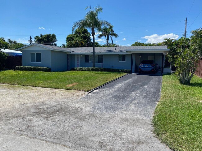 2751 NE 26th Terrace in Boca Raton, FL - Building Photo - Building Photo