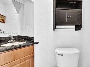 2727 Treasure Cove Cir in Fort Lauderdale, FL - Building Photo - Building Photo