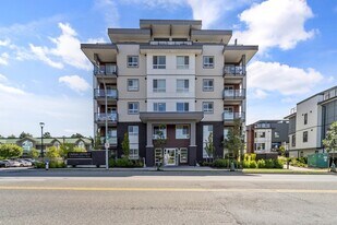 1514 McCallum Rd in Abbotsford, BC - Building Photo