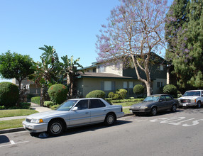 11682 Stuart Dr in Garden Grove, CA - Foto de edificio - Building Photo