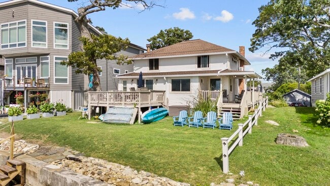 105 Sunset Beach Rd in Branford, CT - Building Photo - Building Photo