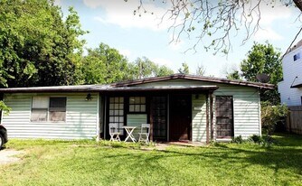 5111 Woodrow Ave in Austin, TX - Building Photo