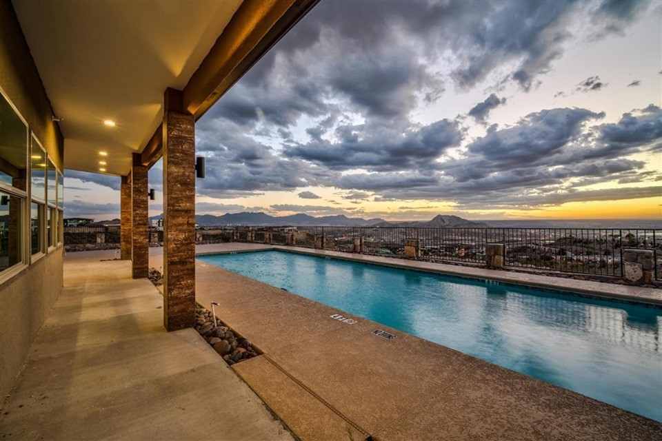 Sanctuary At Shasta- Luxury Apartments in El Paso, TX - Building Photo