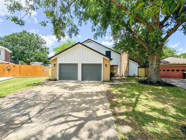 10610 Mills Prairie St