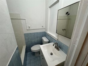 2549 NE 190th St in Miami, FL - Building Photo - Building Photo