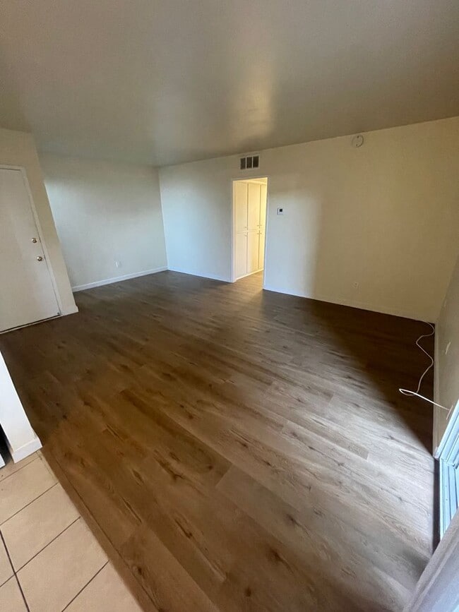 8625-31 Glenhaven St in San Diego, CA - Building Photo - Building Photo