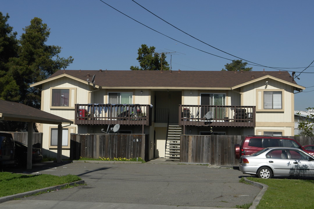 683 Shepherd Ave in Hayward, CA - Foto de edificio