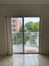 11060 SW 196th St, Unit 307 in Cutler Bay, FL - Building Photo - Building Photo