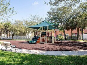 3951 NW 92nd Ave in Sunrise, FL - Building Photo - Building Photo