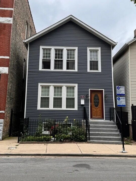 736 N Ada St in Chicago, IL - Foto de edificio