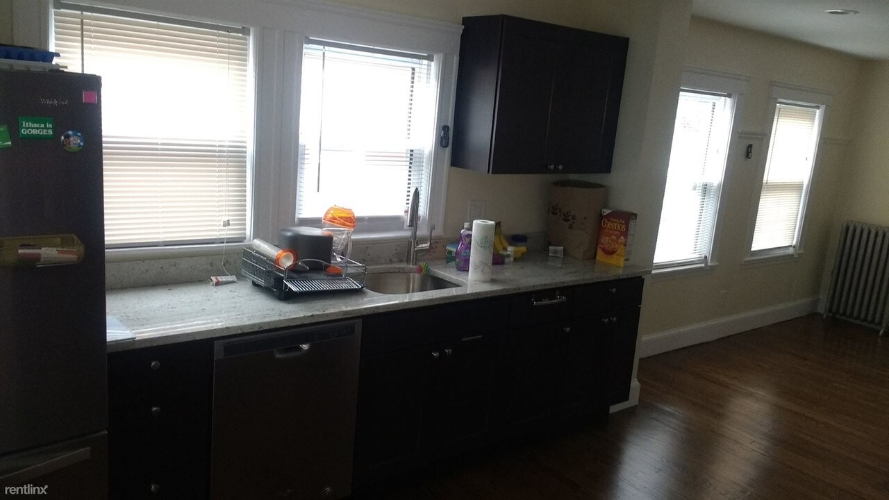 117 Burget Ave-Unit -# 1 in Medford, MA - Building Photo
