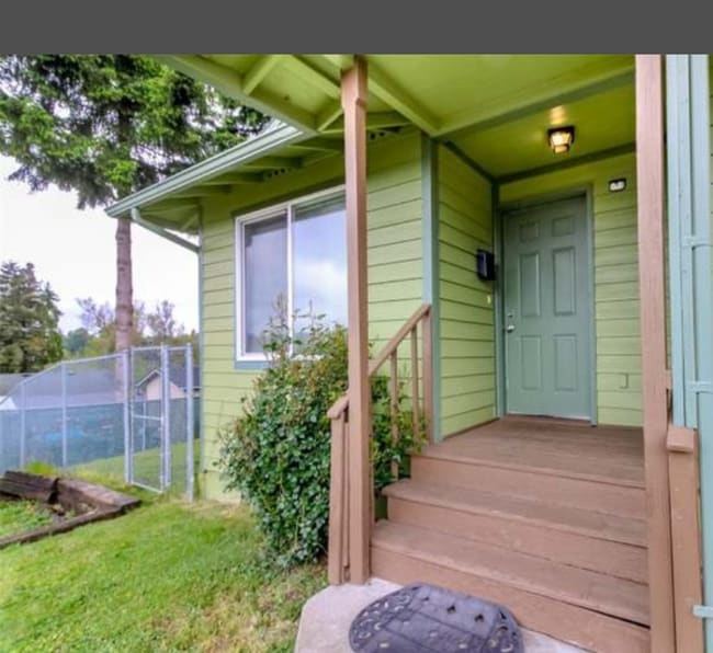 property at 2015 E Gregory St