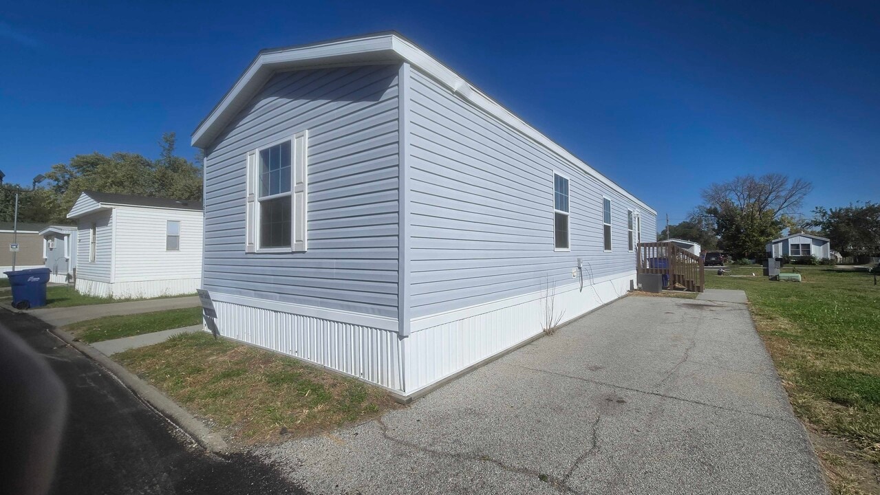 3510 N 9th St in Carter Lake, IA - Foto de edificio