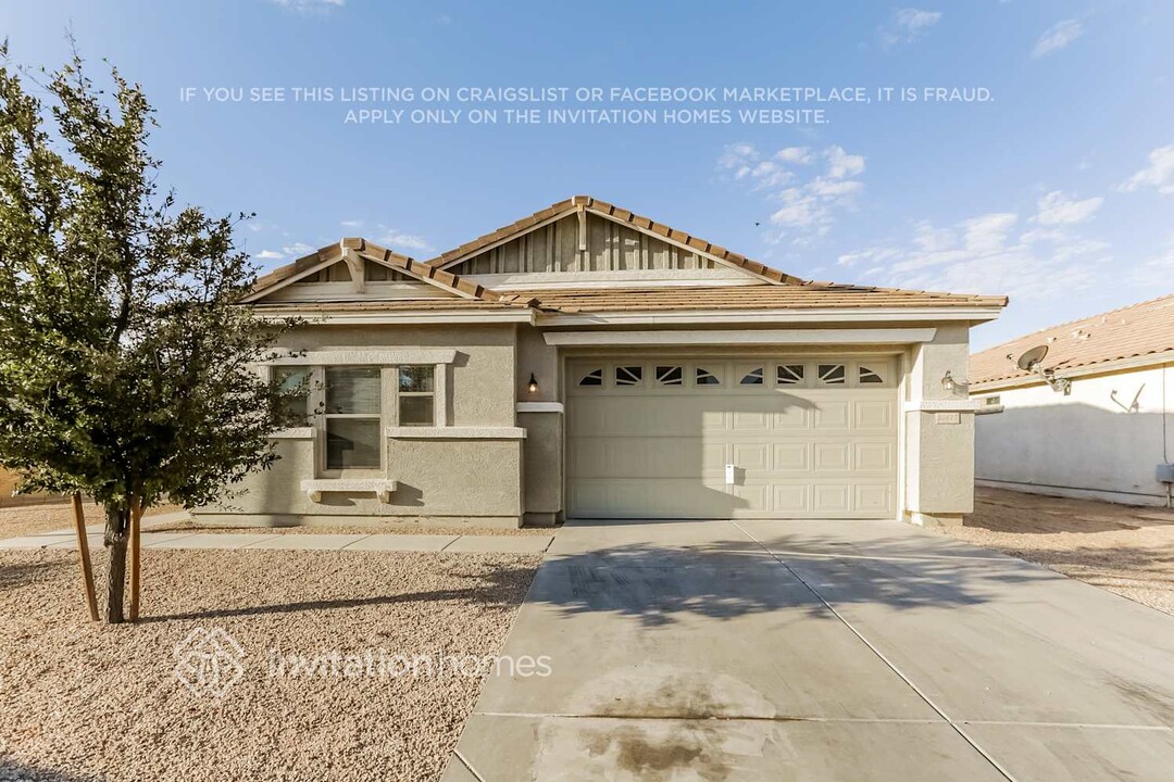 25617 W Nancy Ln in Buckeye, AZ - Building Photo