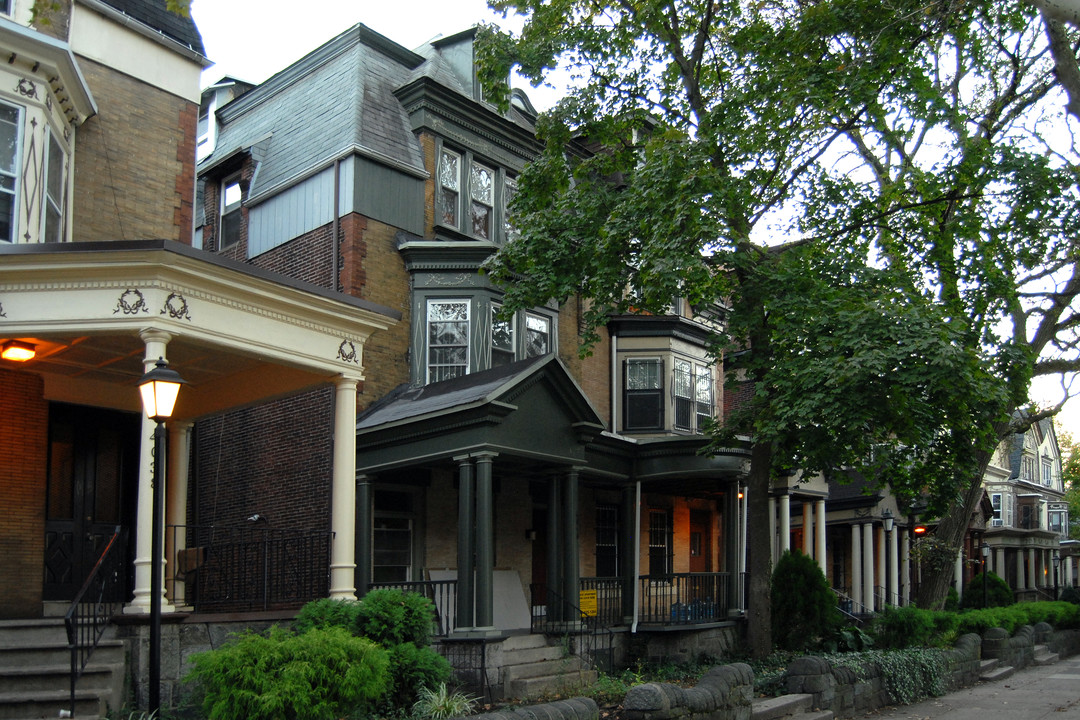 4040 Spruce St in Philadelphia, PA - Building Photo