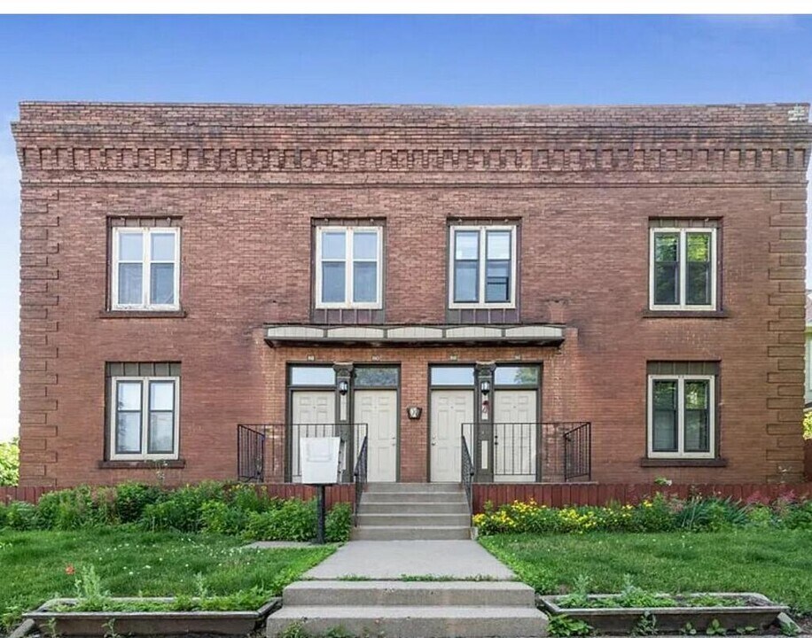 1801 10th Ave S, Unit 1801 10th Ave. in Minneapolis, MN - Foto de edificio