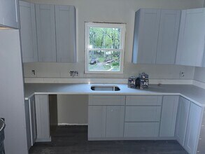 21 Davis St, Unit 2 in Woburn, MA - Foto de edificio - Building Photo