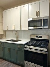 2750 Broadway Ave in Dormont, PA - Building Photo - Building Photo