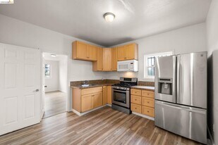 400 Bissell Ave in Richmond, CA - Building Photo