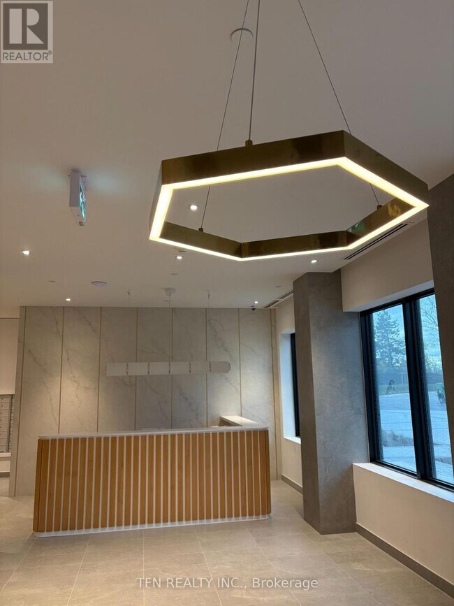 7439 Kingston Rd in Toronto, ON - Building Photo - Building Photo