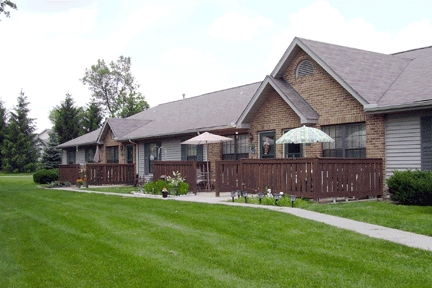 Deercreek Village Apartments in Bellefontaine, OH - Foto de edificio