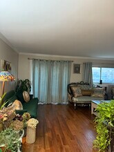 685 E Fullerton Ave, Unit 201 in Glendale Heights, IL - Building Photo - Building Photo