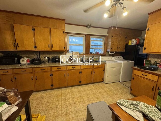 32 Chetwynd Rd in Somerville, MA - Building Photo - Building Photo