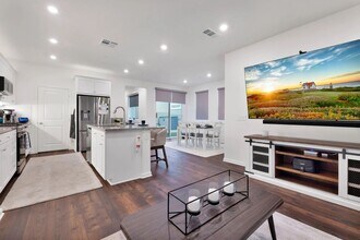 240 Tavern Crk Ln in Palmdale, CA - Building Photo - Building Photo