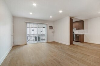 1140 N Ogden in Los Angeles, CA - Foto de edificio - Building Photo