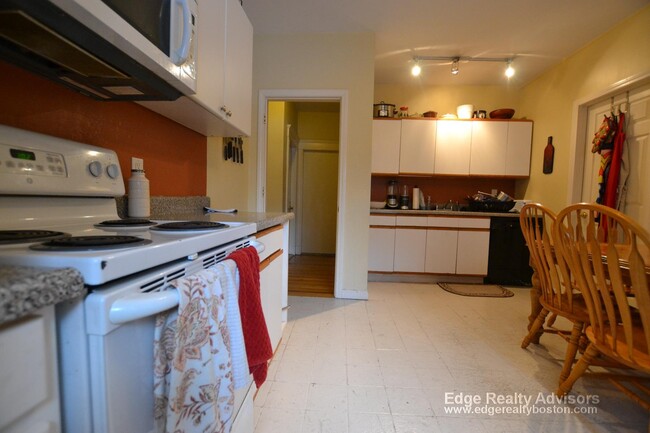 28 Justin Rd, Unit 1