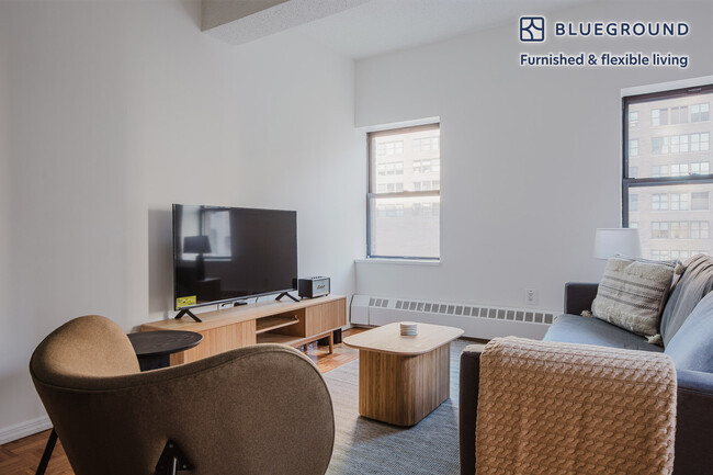 360 W 34th St. in New York, NY - Building Photo - Building Photo