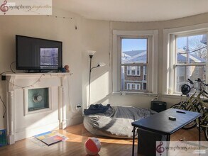 71 Pontiac St, Unit 1A in Boston, MA - Building Photo - Building Photo