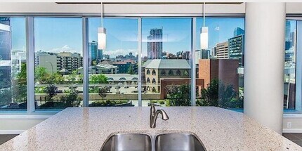 211-213 13 Ave SE in Calgary, AB - Building Photo - Building Photo
