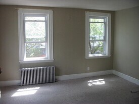 13 Lemon St, Unit Lemon St in Salem, MA - Building Photo