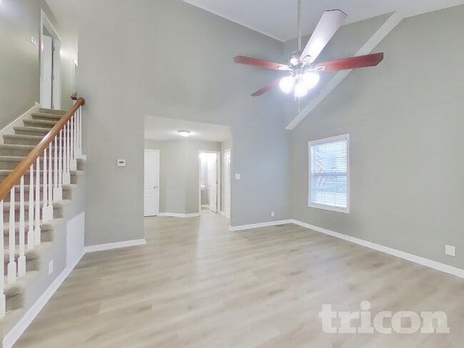 1335 Loren Circle in Clarksville, TN - Building Photo - Building Photo