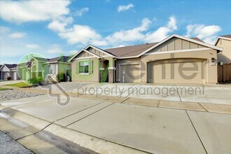 5584 Harcrest Dr in Linda, CA - Building Photo - Building Photo