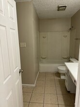 1652 Cedar Lake Dr, Unit D in Baton Rouge, LA - Building Photo - Building Photo