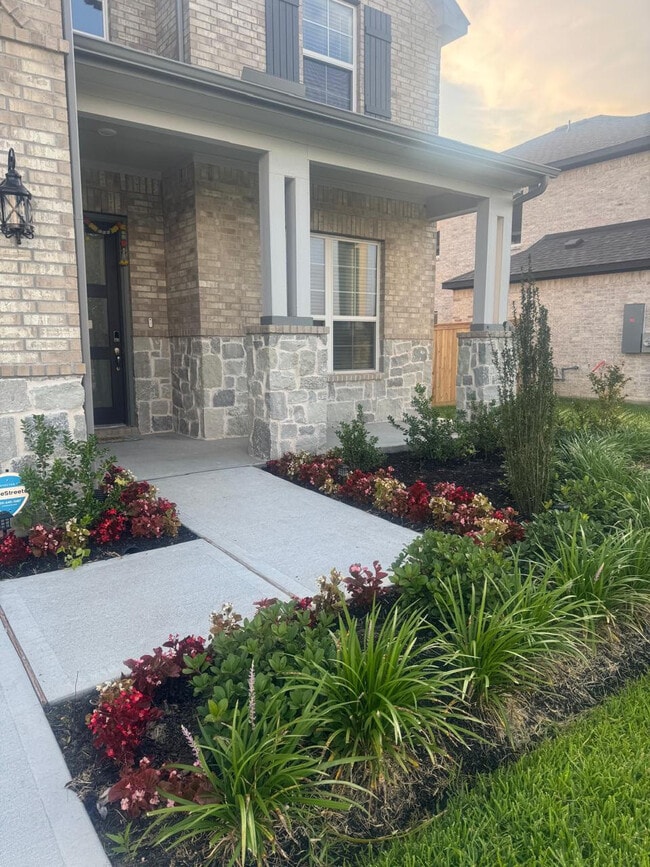 property at 5018 Magnolia Springs Dr