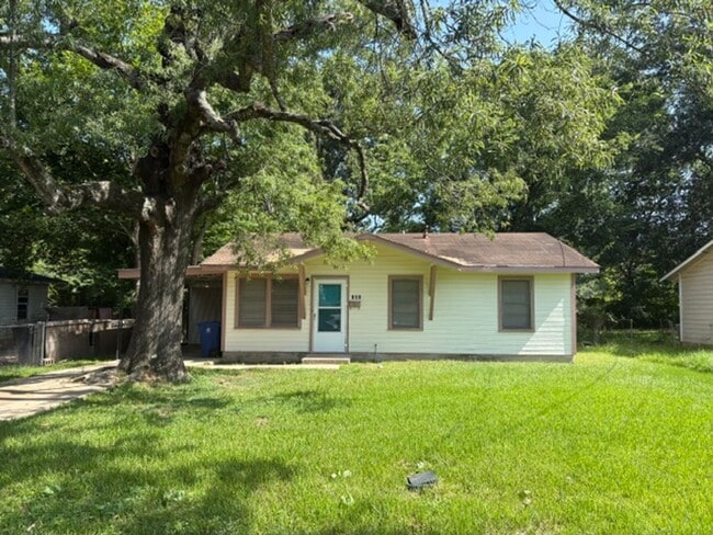 property at 320 W 83rd St